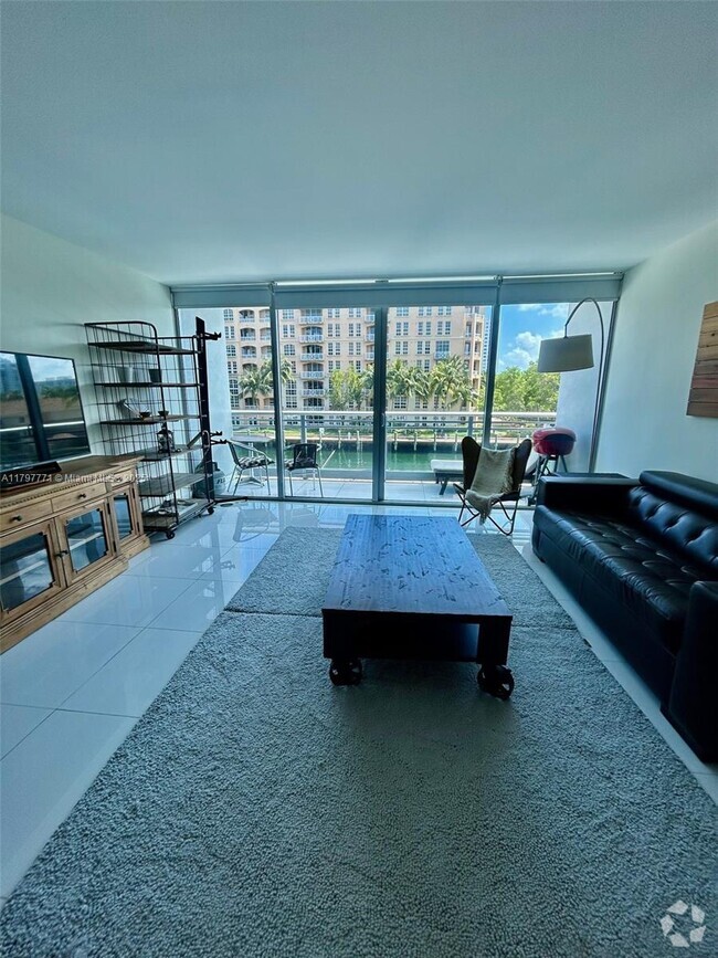 Building Photo - 2950 NE 188th St Unit 216 Rental