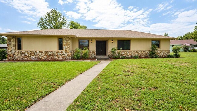 35025 Raintree Dr