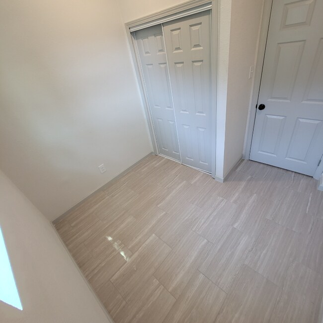 Photo - 647 Hammond Ave Unidad 101