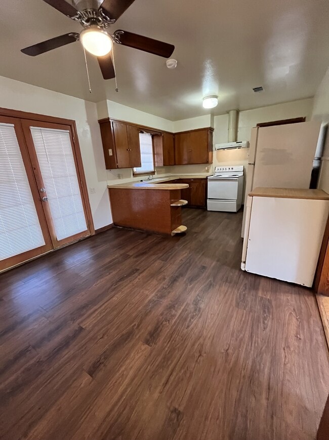 Photo - 5757 Naff Ave