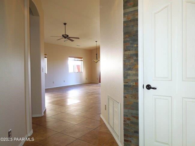 Photo - 5819 N Bronco Ln