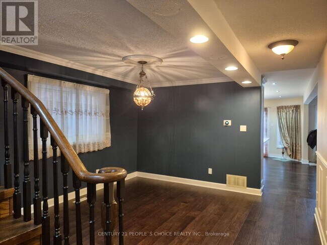 Photo - 4554 Willow Creek Dr