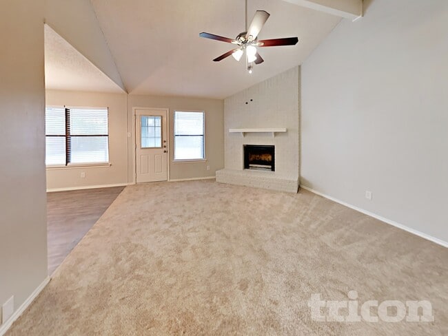 Photo - 521 Clover Dr