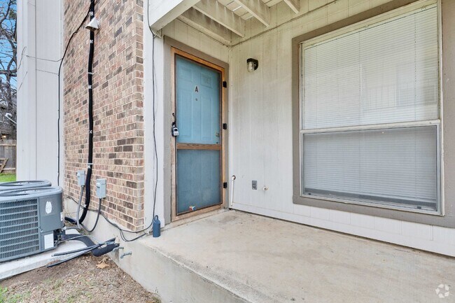 Building Photo - Downstairs Four-Plex Unit #A Rental