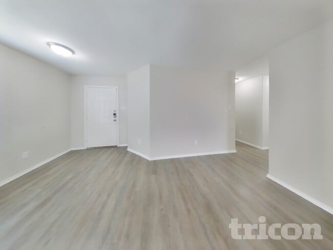 Photo - 7618 Crestway Ridge