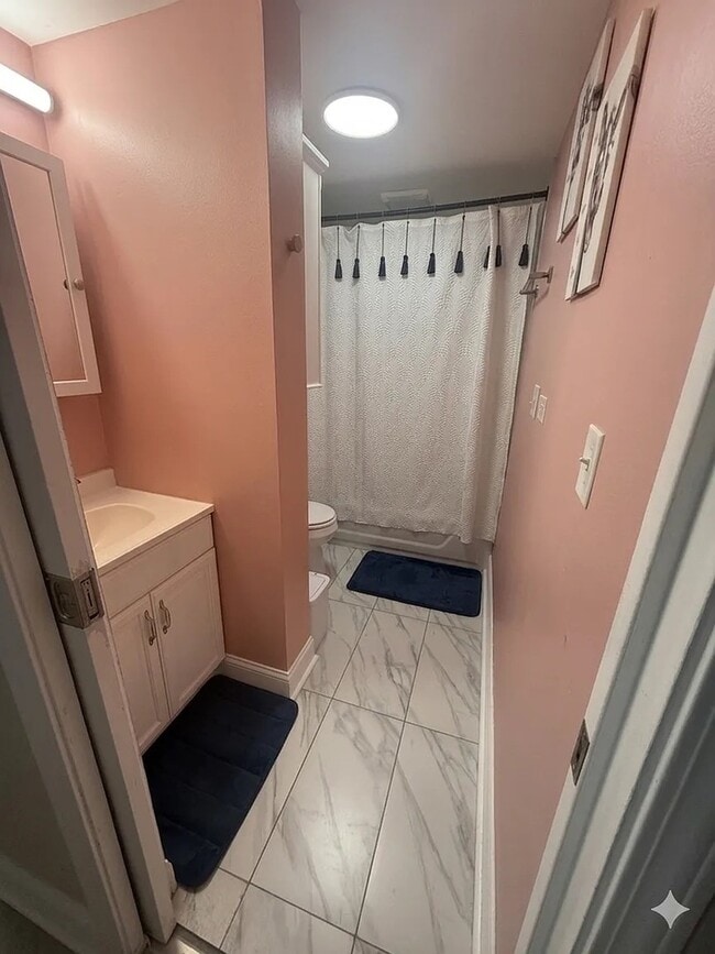 Photo - 1812 W Erie St Unit 2