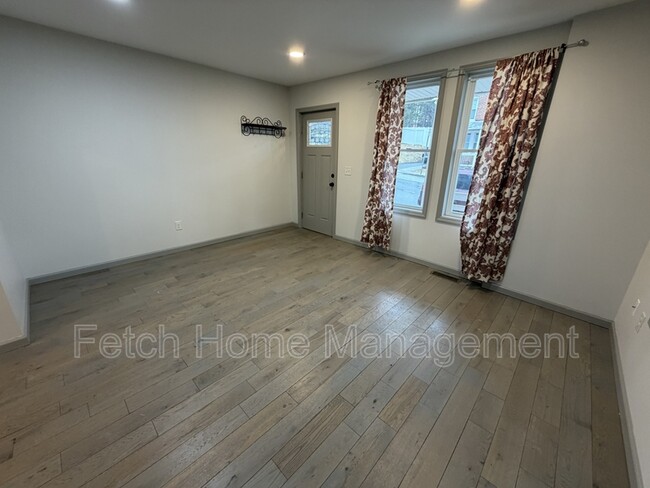 Photo - 34 N Lee St