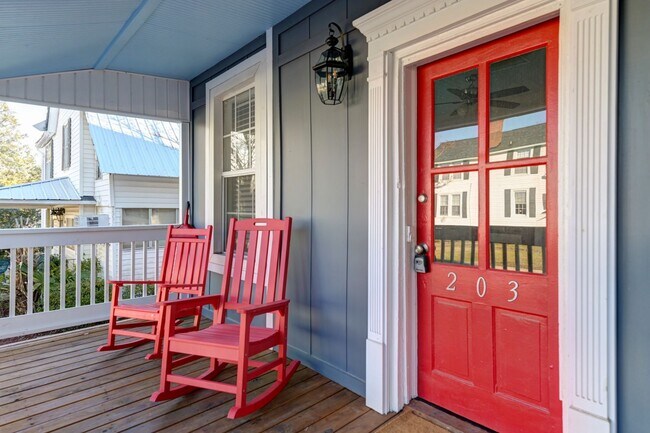 Photo - 203 Oliver St