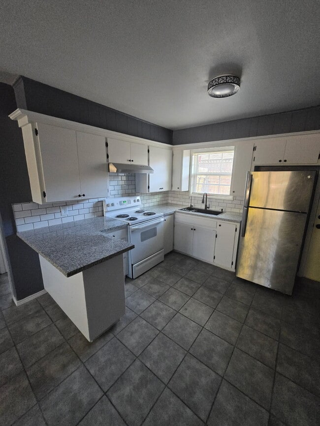 Building Photo - 1903 41st St Unit A