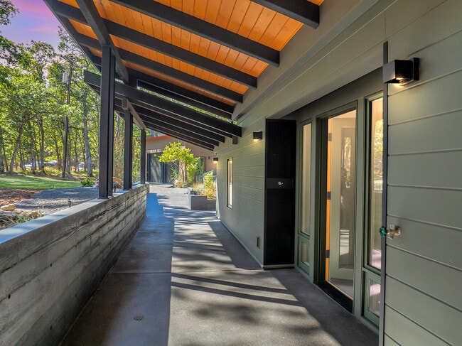 Photo - 6805 Highway 30W