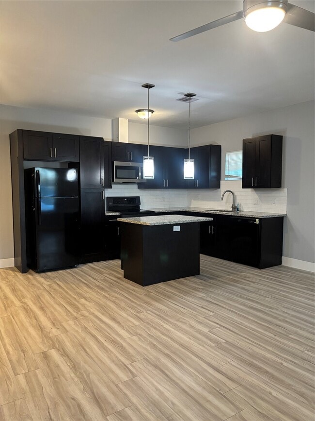 Photo - 339 Owens St