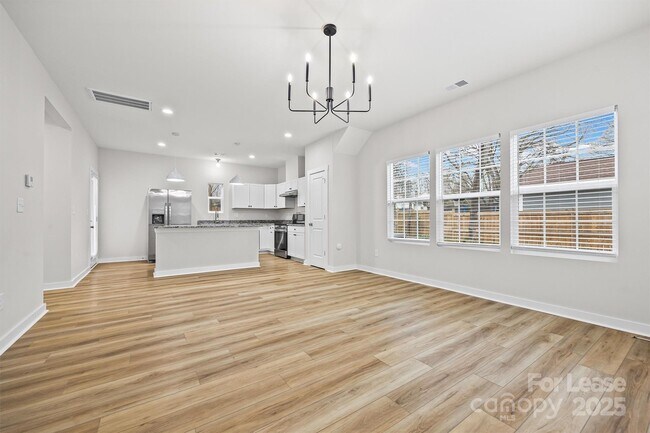 Photo - 1914 White St