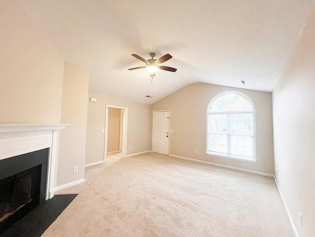 Photo - 312 Golden Leaf Ln