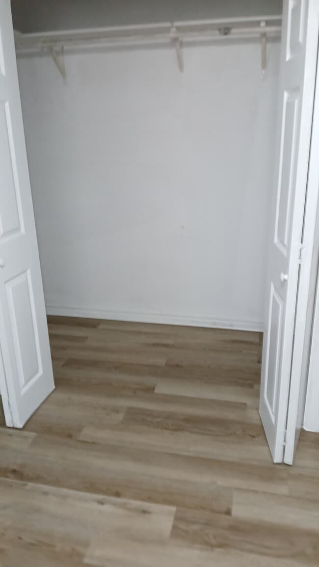 Photo - 23 Parkland Cir