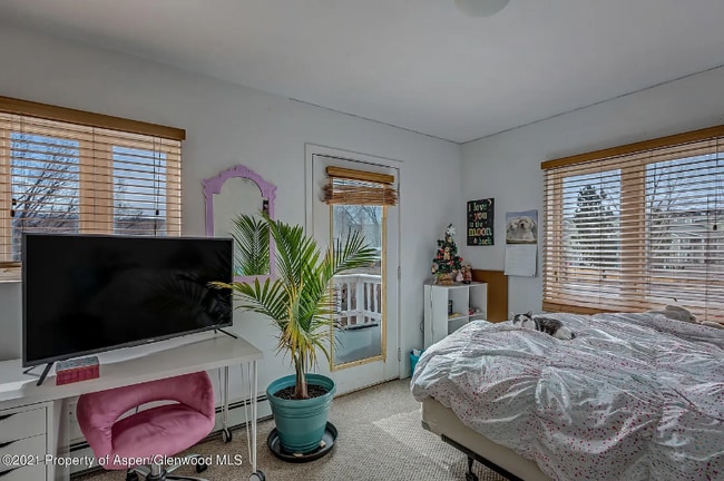 Building Photo - 350 S 8th St