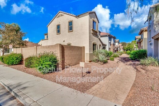 Photo - 2544 E Vermont Dr