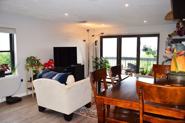 Photo - 12 Chancery Ct Unit 307