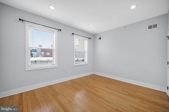 Photo - 2028 Trenton Ave