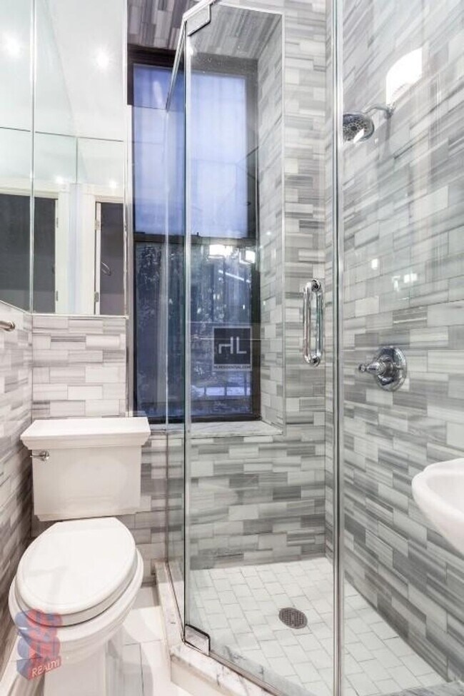 Photo - AVE. B Unit 3A