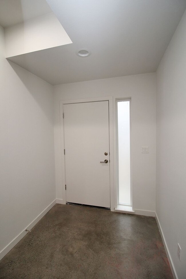 Photo - 1020 N Ainsworth St