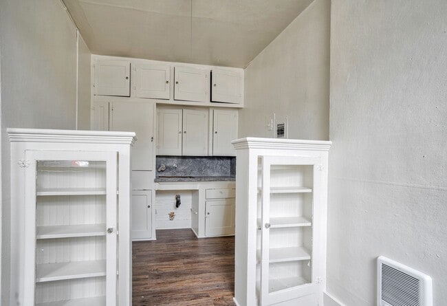 Photo - Warnell Apartments!