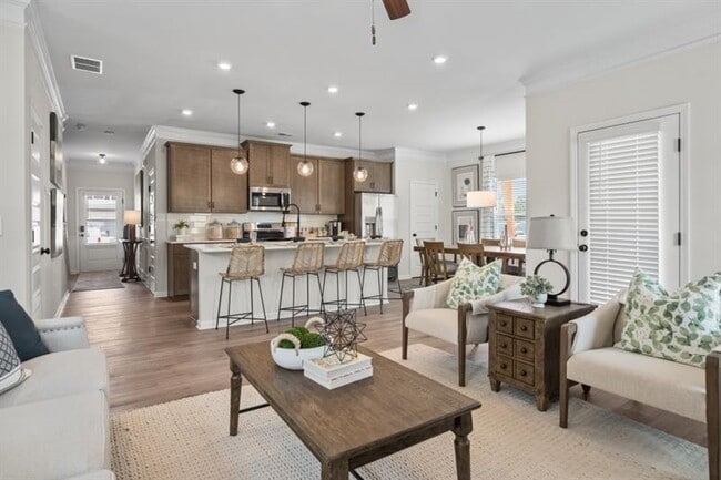 Photo - 700 Shetland Trl