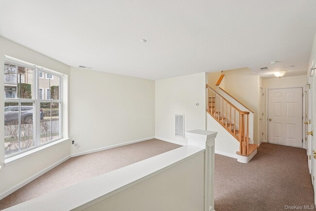 Photo - 2 Leeward Dr