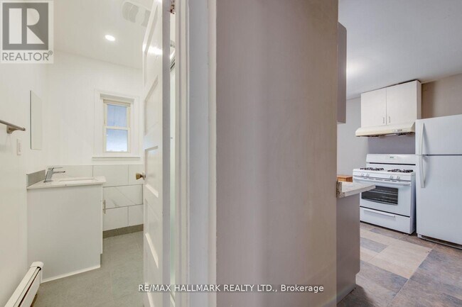 Photo - 576 Ossington Ave