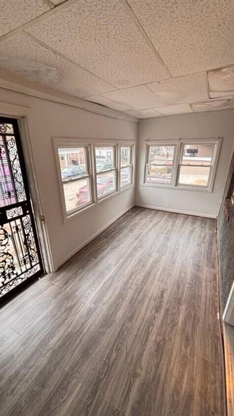 3 Bed, 1 Bath - 3 Bed, 1 Bath