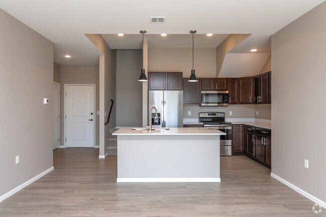 3BR, 3BA, Sky Loft - 1,661SF