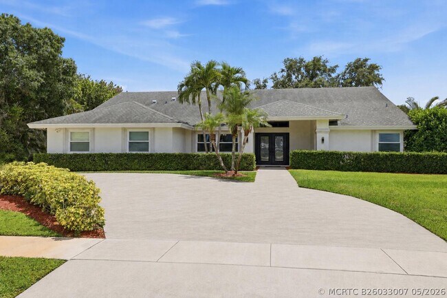 Building Photo - 15600 Rolling Meadows Cir