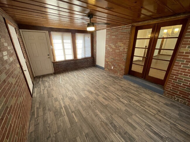 Photo - 2944 Moniteau Dr