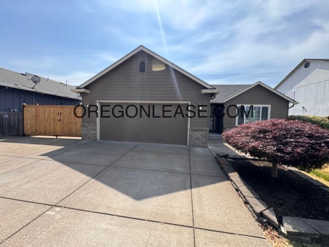 Newly remodeled West Eugene Home - Newly remodeled West Eugene Home