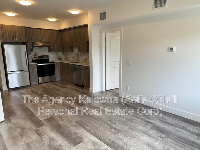 Photo - 320 Mills Rd Unité 18