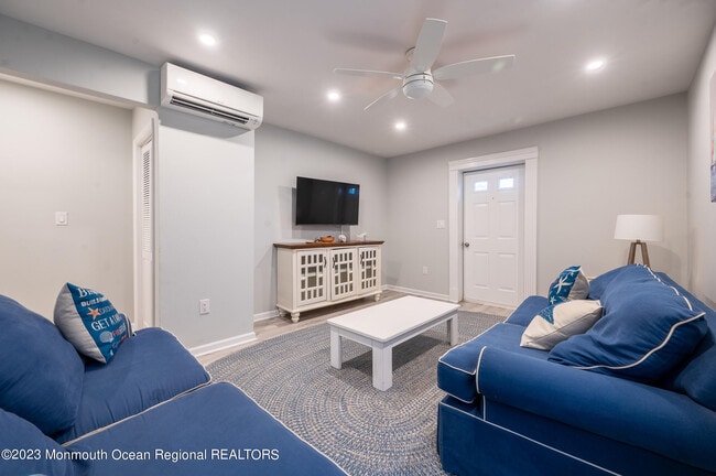 Photo - 4 Washington Ave