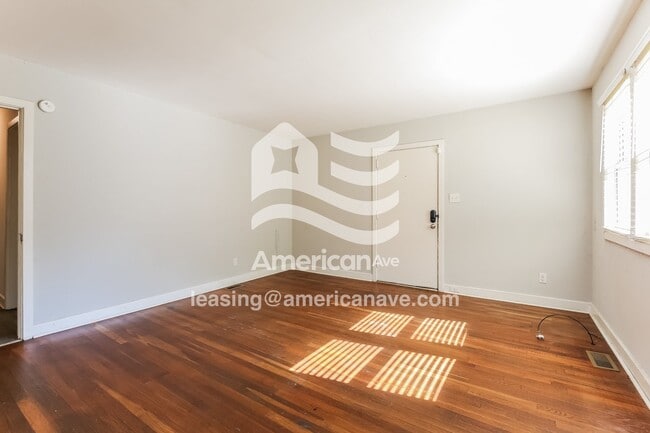 Photo - 606 Fleetwood Cir