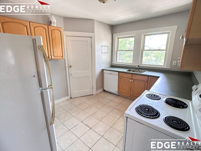 Photo - 80 Langley Rd Unit 1