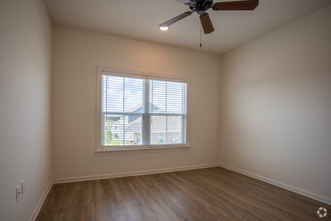 3BR,2.5BA 2062 SqFt