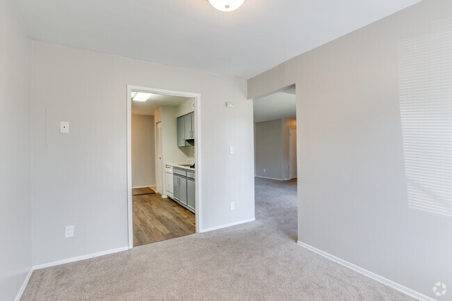 2BR, 2BA - 980SF - Dining Room