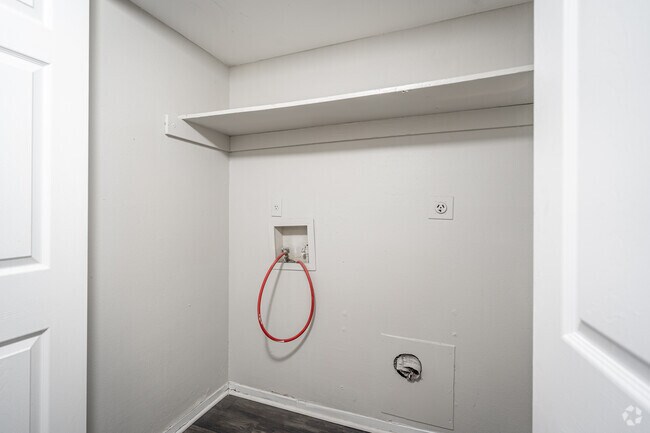 1BR, 1BA - 720SF