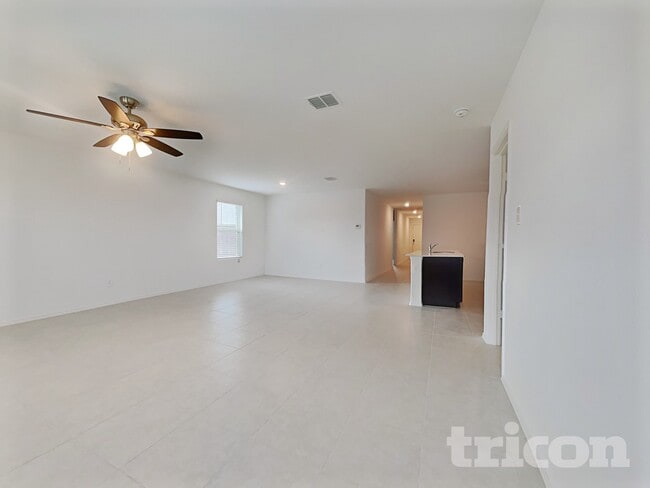 Photo - 700 Odlozil Ln