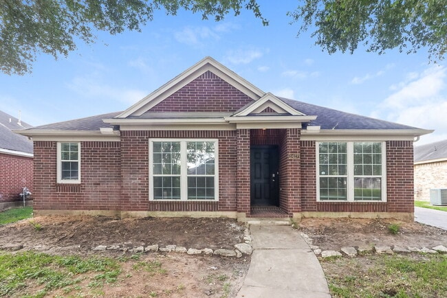 Building Photo - 1427 Waterside Village Drive