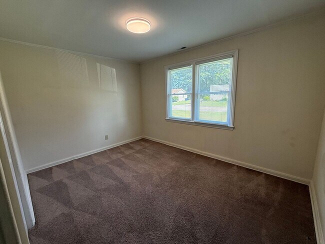 Photo - 2261 Onslow Dr