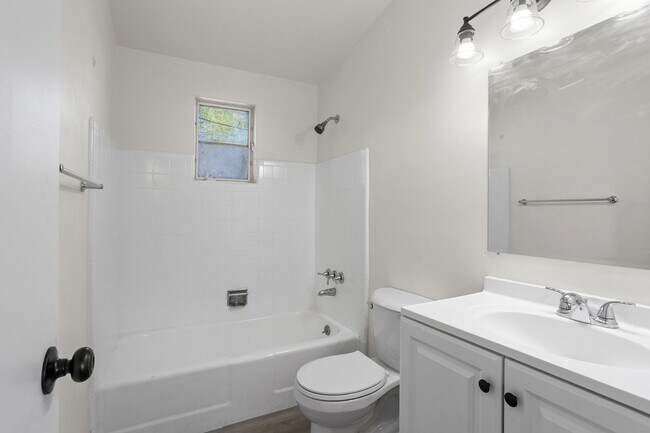 Photo - 1415 E Adelaide Dr Apartment Unit 1419 B
