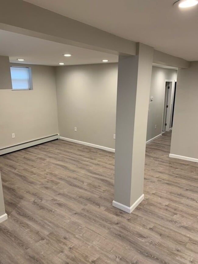 Building Photo - 823 River Ave Unit 823 River Ave  2