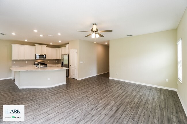 Photo - 337 Fellbrook Dr