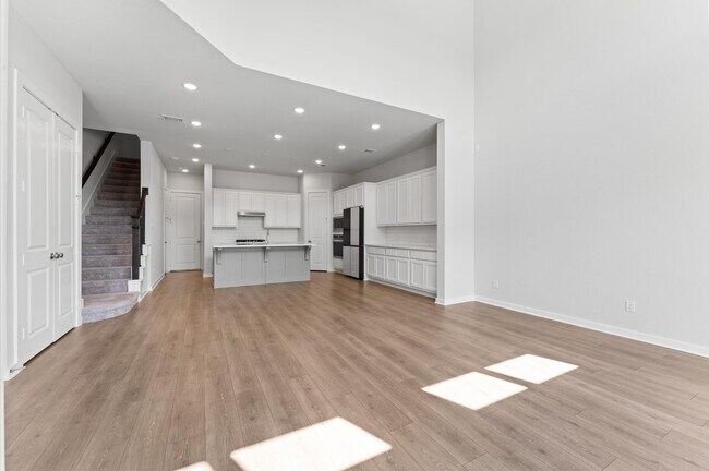 Photo - 16514 Lake Austin St