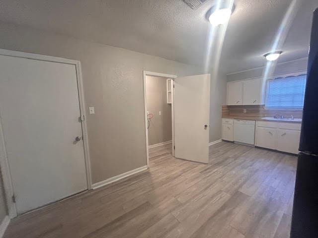 Photo - 5805 Woodview Dr N House