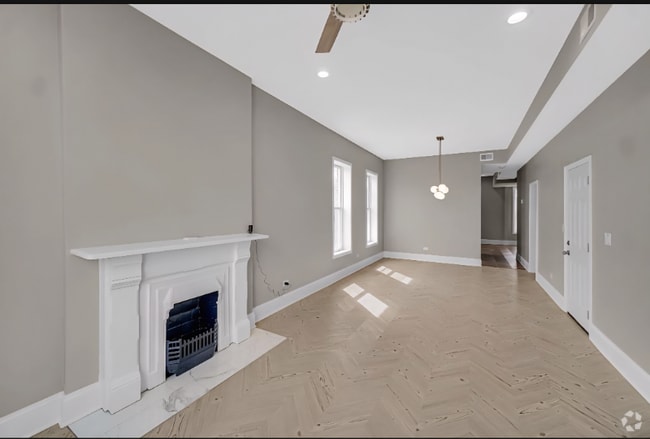 Building Photo - 5626 S Wells St Rental