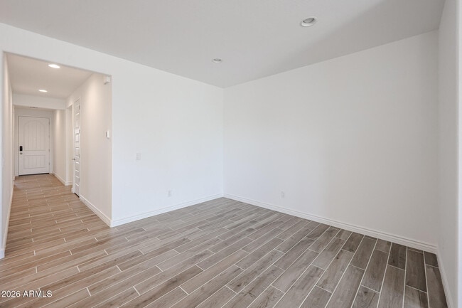 Photo - 17064 W Briles Rd